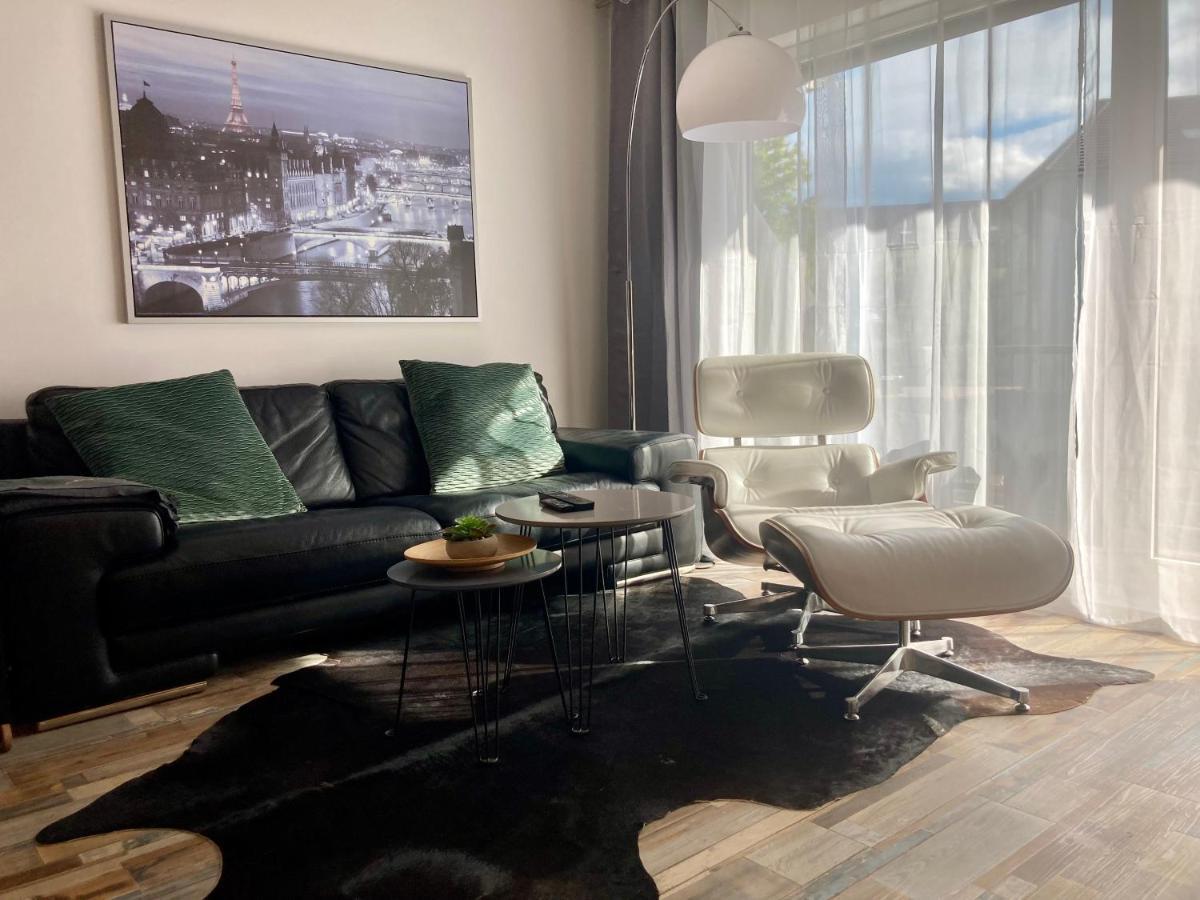 Living At Saarpartments -Adultsonly- 2 Bedrooms, Kitchen - Business & Holiday Apartments For Long- And Short Term Stay, 3 Min To Train Station, Secure E-Bike Parking! 사르브루켄 외부 사진